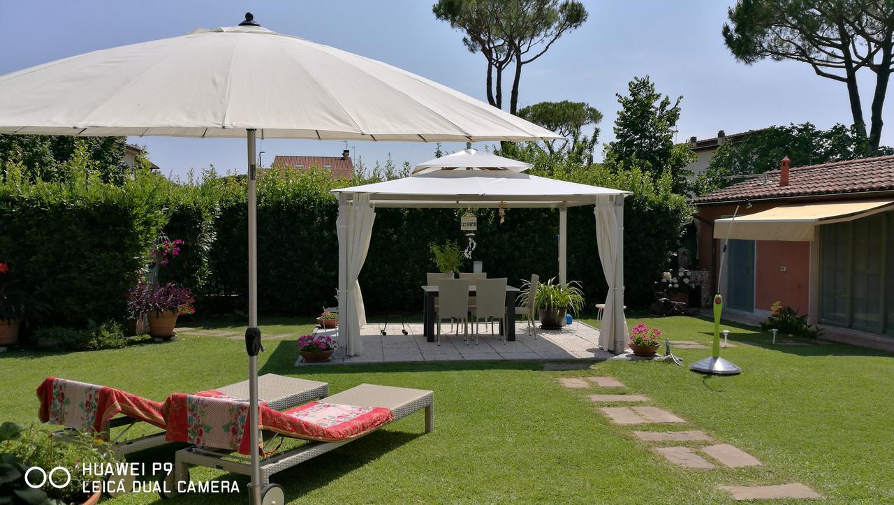 Giusy Bed And Breakfast Marina Di Carrara Exterior foto
