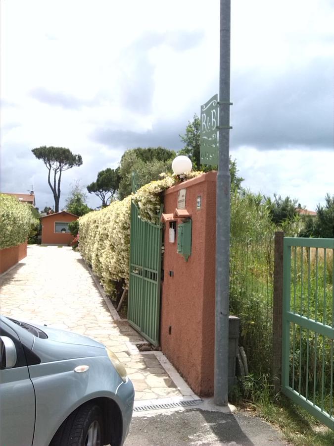 Giusy Bed And Breakfast Marina Di Carrara Exterior foto